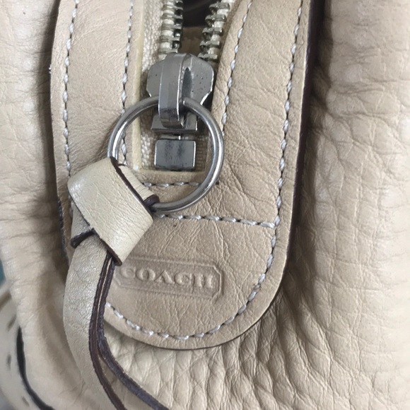 Coach Hampton Satchel - Picture 6 of 8